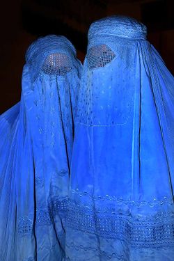 250px-burqa_afghanistan_01.jpg